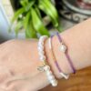 Imagen_en_pulso_Pulseras_perlas_morado